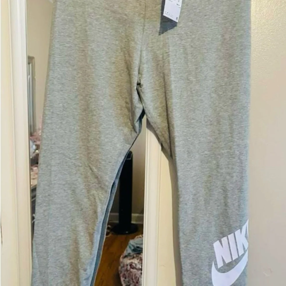 Nike Gray Leggings - Picture 1 of 1